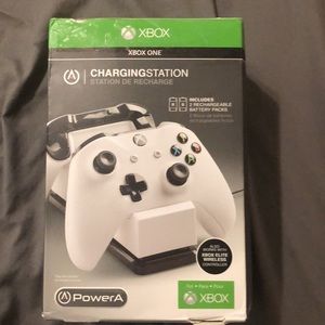 X- Box 1 Dual Charging Station